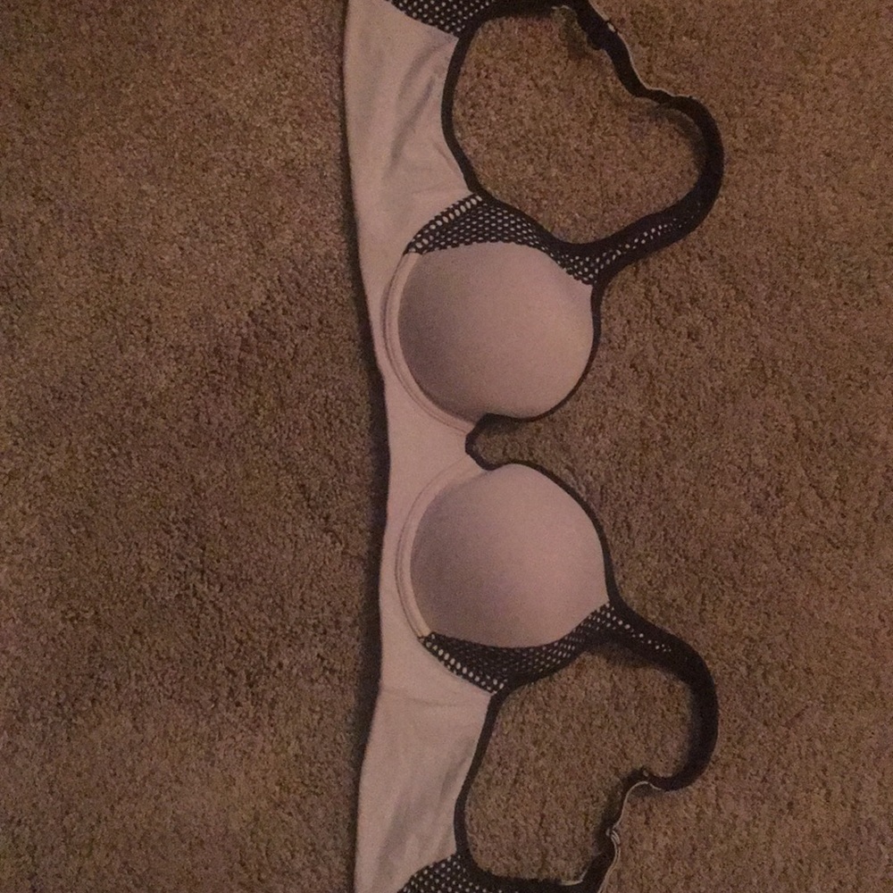 Maidenform sports bra